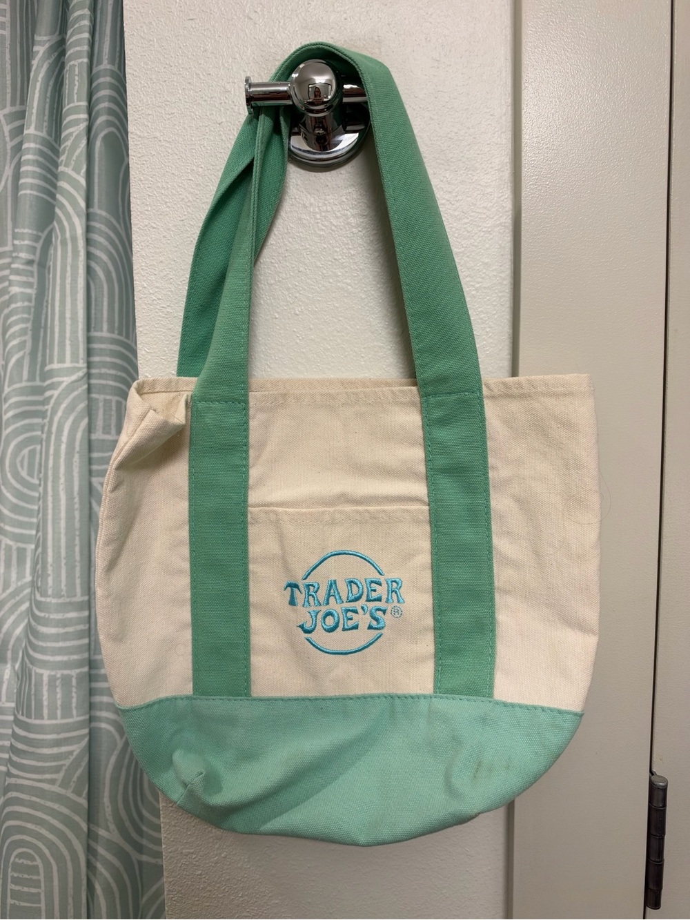Trader Joe’s Limited Edition Pastel Green & Cream Spring Mini Tote Bag